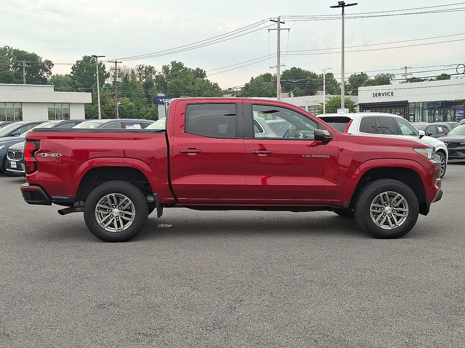 2023 Chevrolet Colorado LT - Photo 7