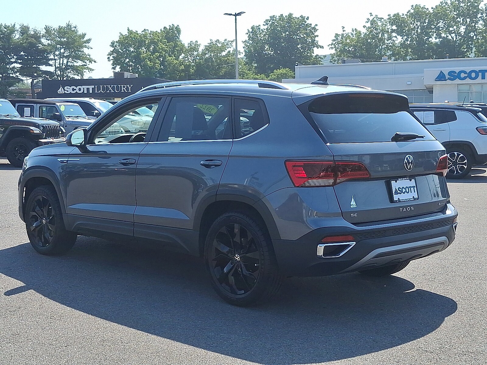 2022 Volkswagen Taos SE photo 4