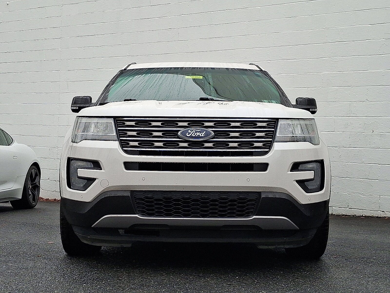 2017 Ford Explorer XLT photo 2