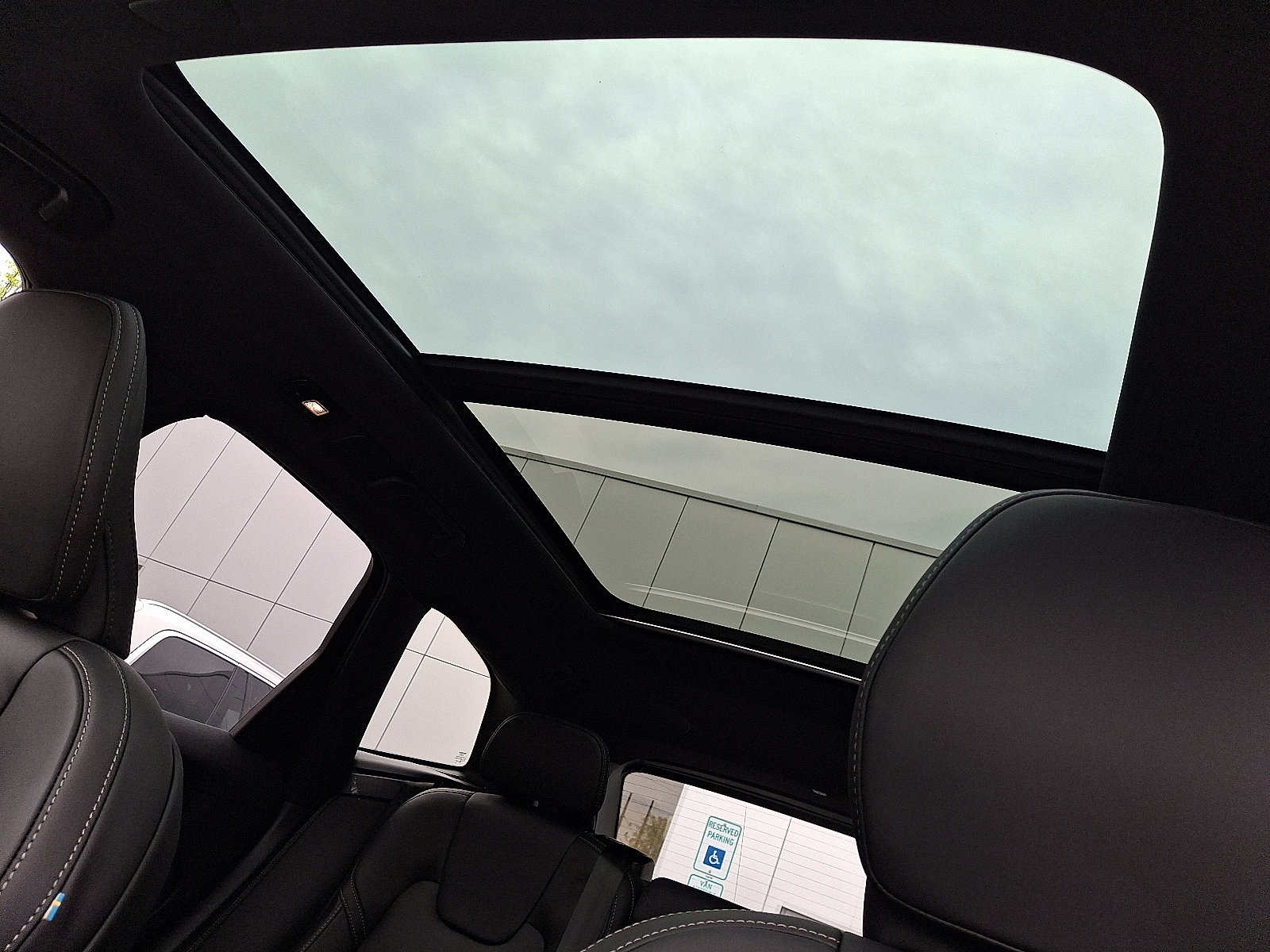 2026 Volvo XC60 Ultra - Photo 12