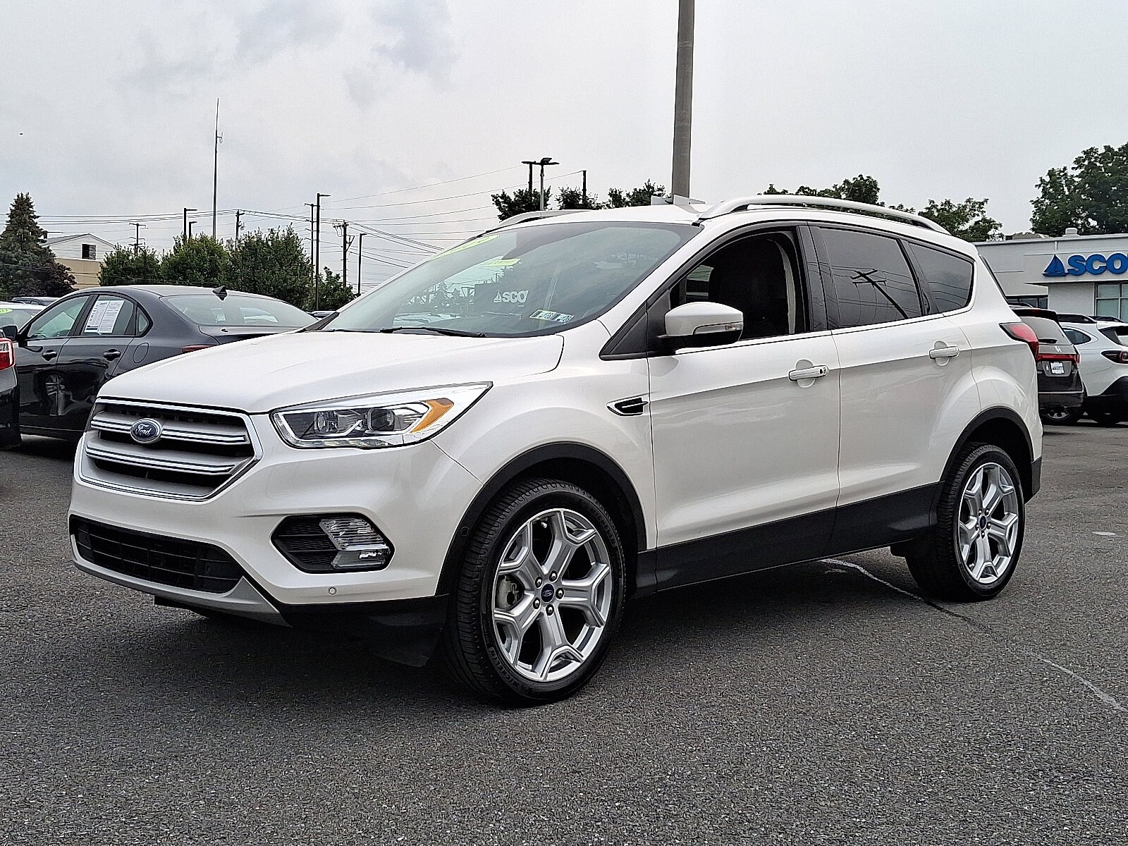 2019 Ford Escape Titanium photo 3