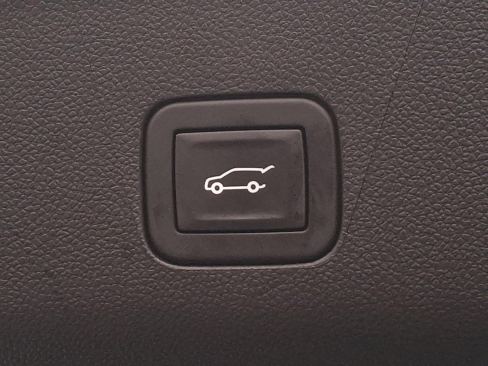 2025 GMC Yukon AT4 Ultimate - Photo 28