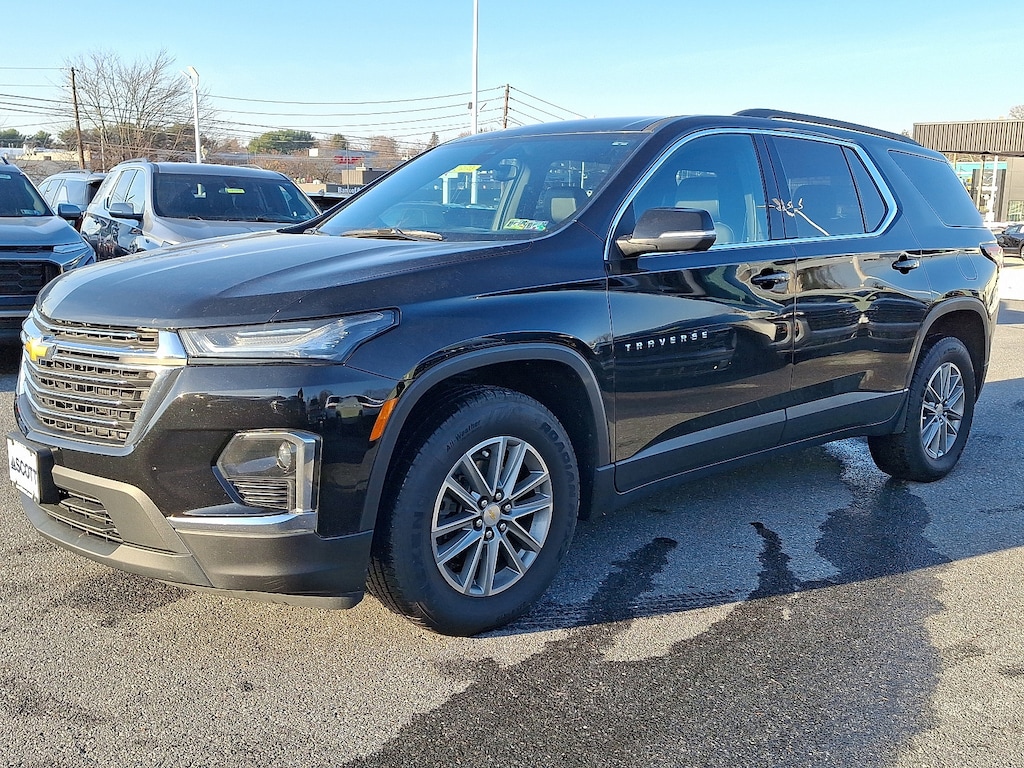 Used 2023 Chevrolet Traverse LT Leather SUV