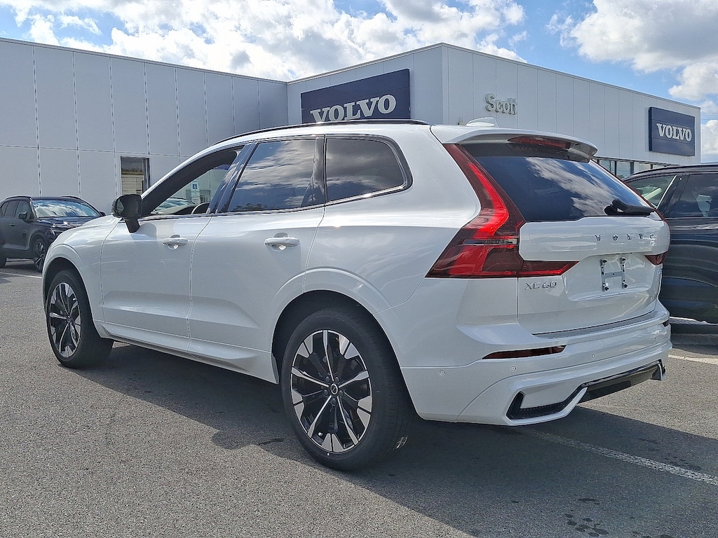 New 2026 Volvo XC60 B5 Plus SUV