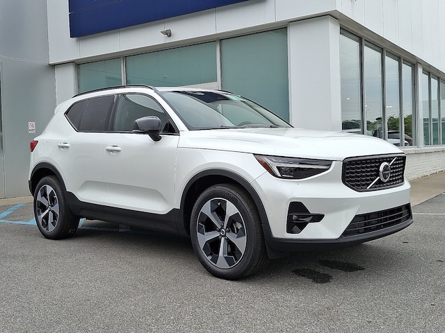 2026 Volvo XC40 B5 Plus AWD SUV