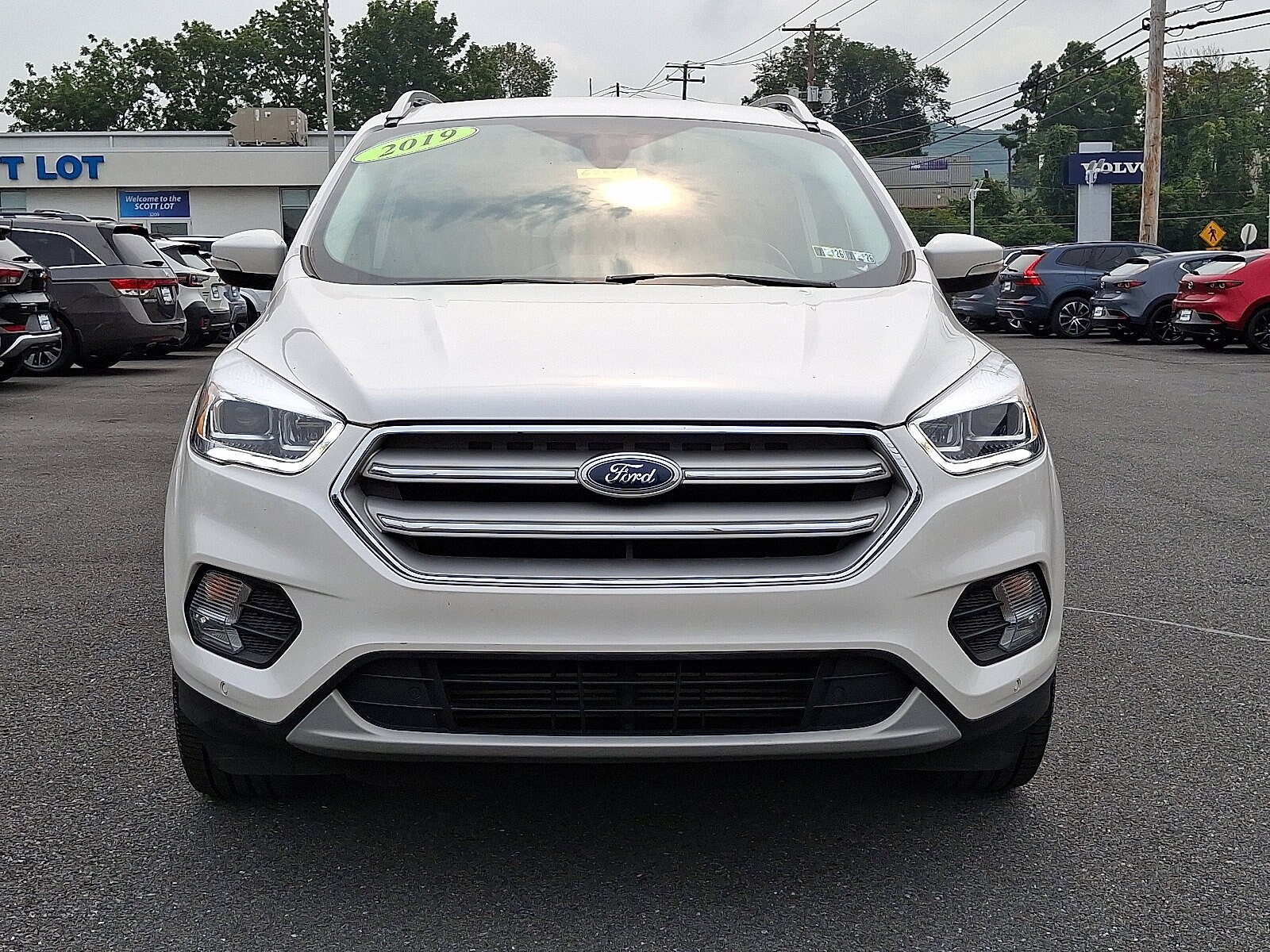 2019 Ford Escape Titanium photo 2