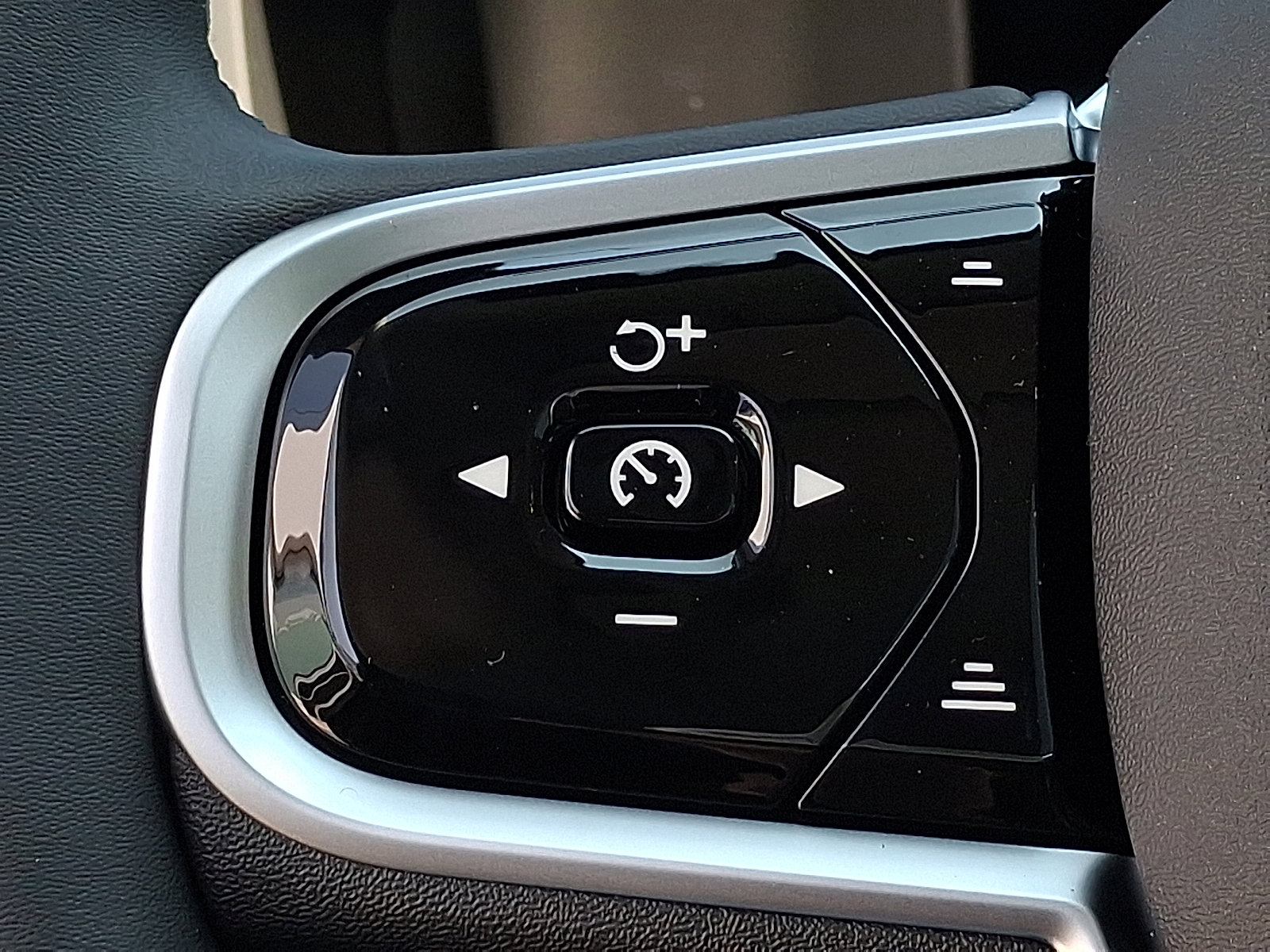 2026 Volvo XC60 Ultra - Photo 13