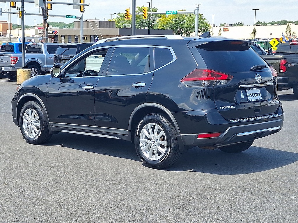 Used 2018 Nissan Rogue SV SUV