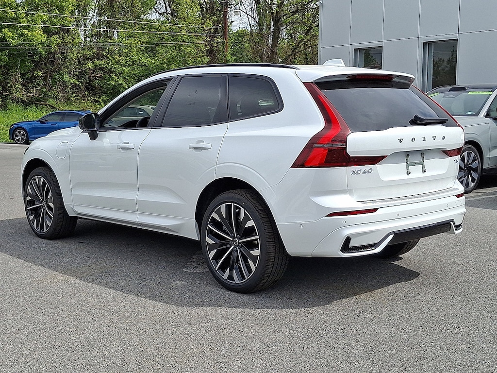 New 2026 Volvo XC60 plug-in hybrid T8 Ultra SUV