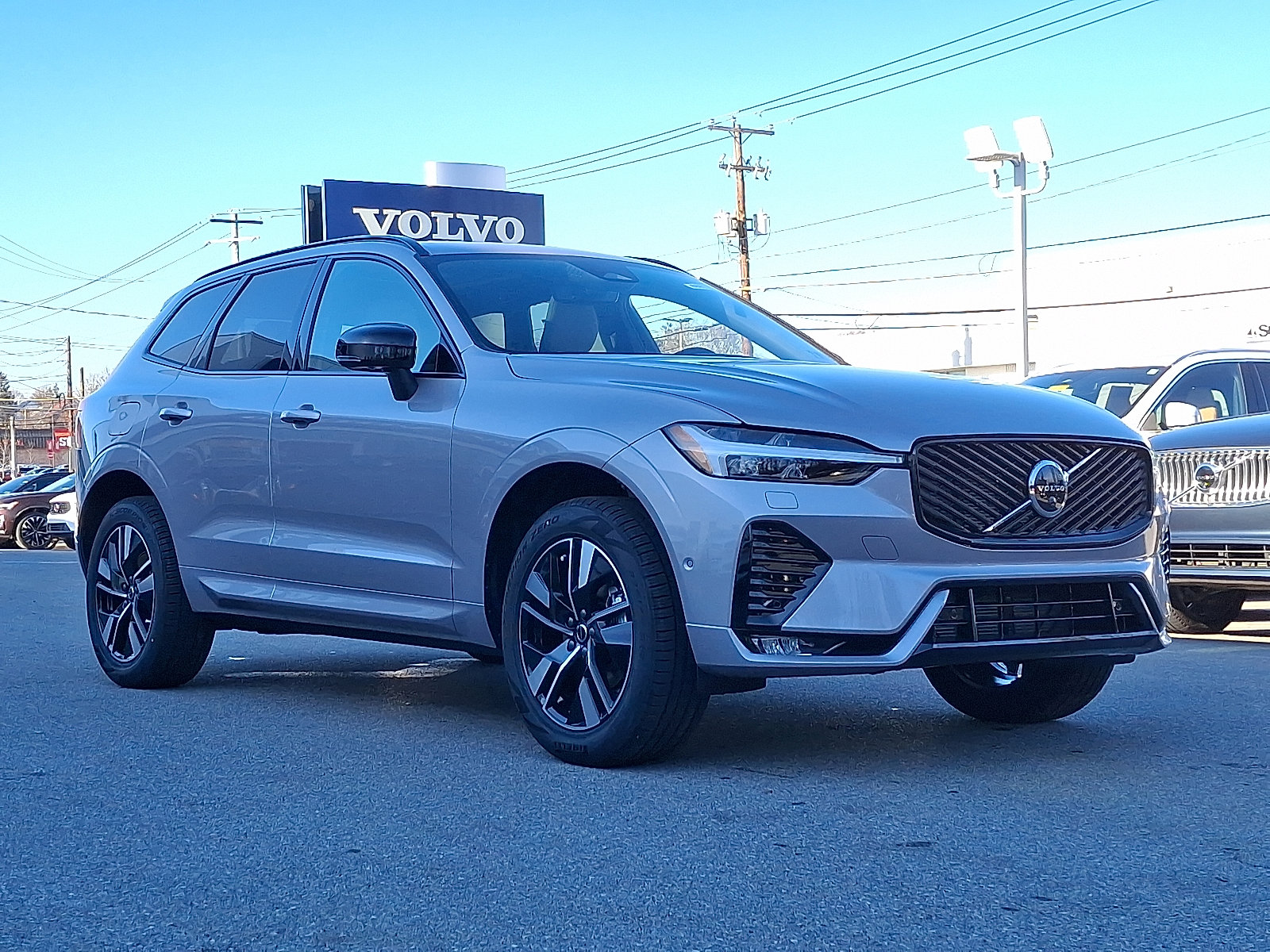 2026 Volvo XC60 Plus's photo