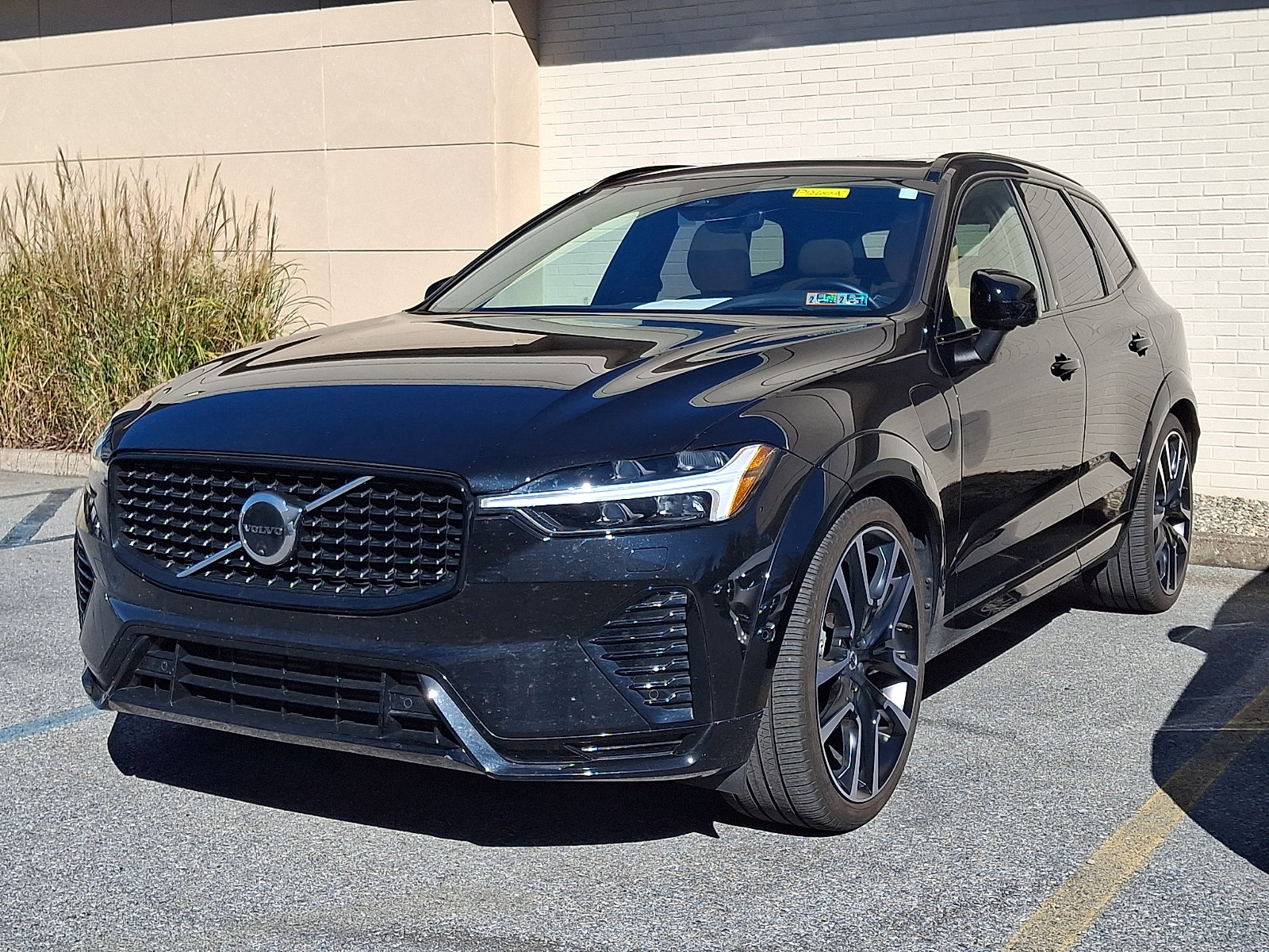 Certified 2024 Volvo XC60 plug-in hybrid T8 Ultimate Dark SUV
