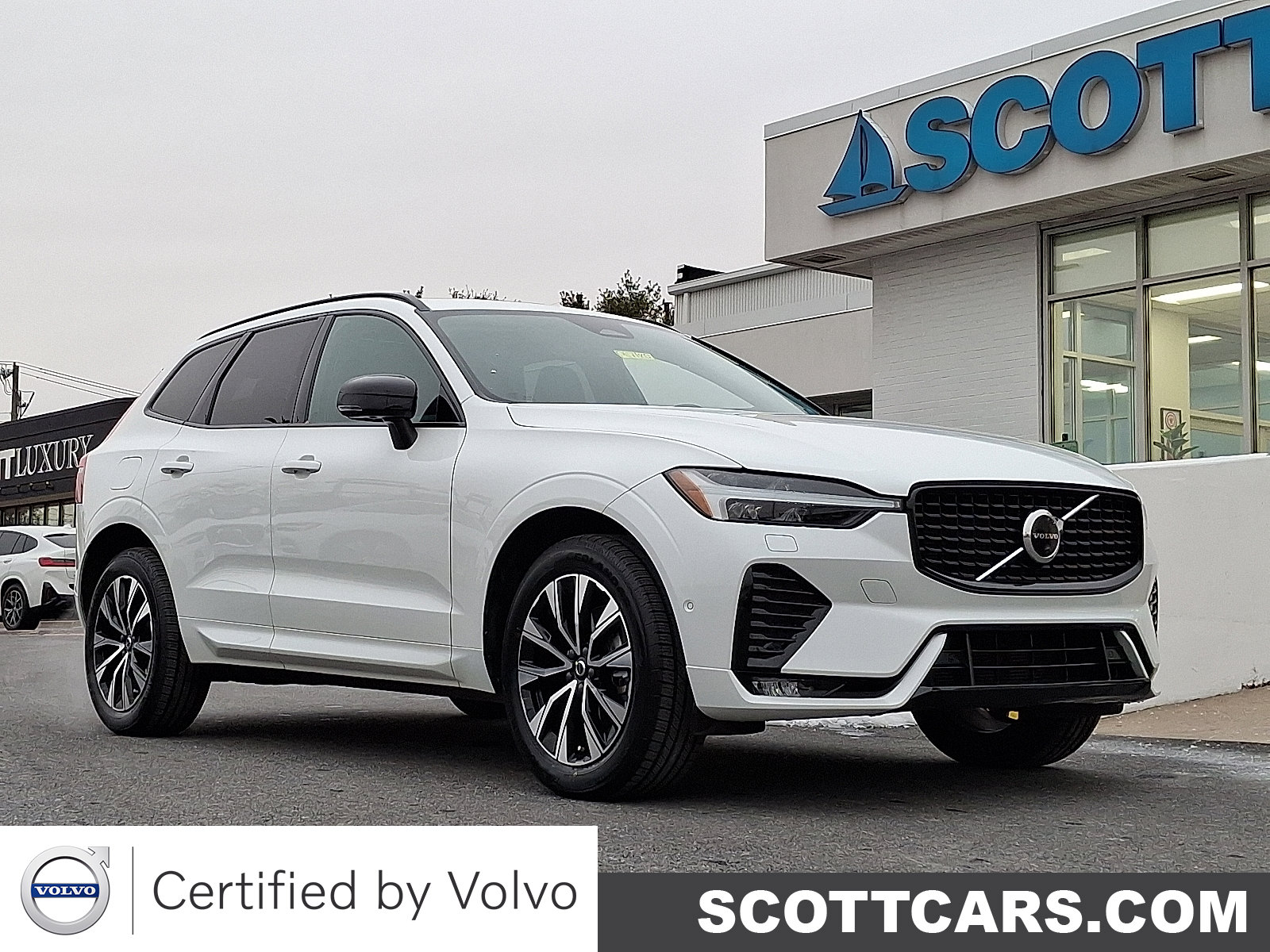 2023 Volvo XC60 Plus's photo