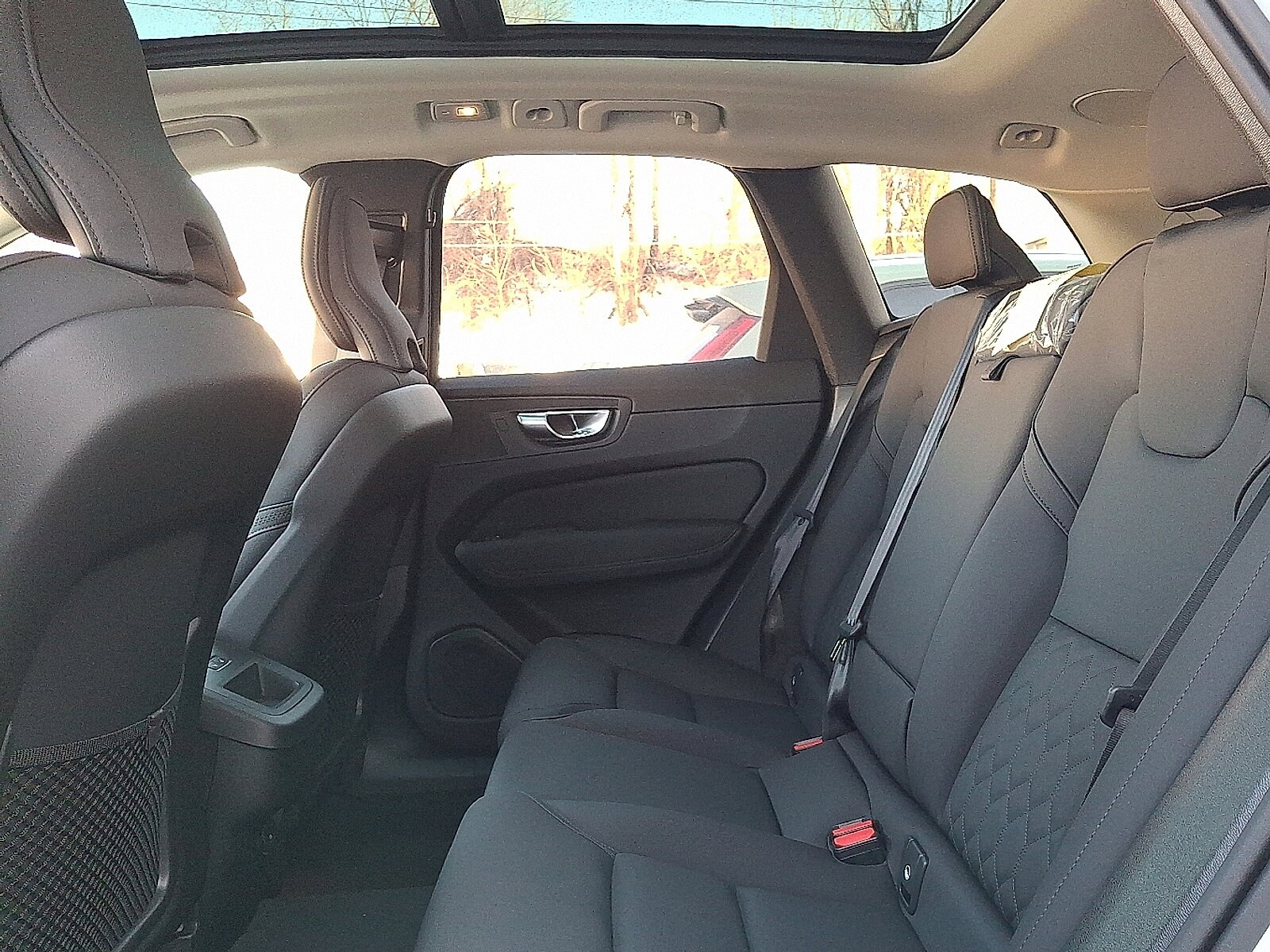 2026 Volvo XC60 Plus - Photo 8