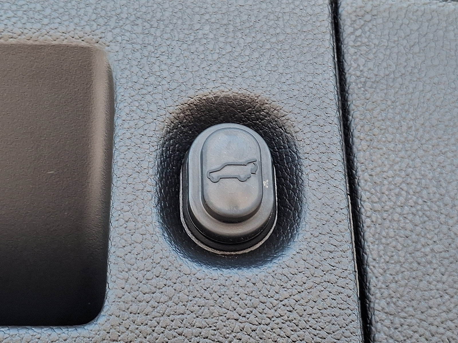 2020 GMC Yukon Denali - Photo 29