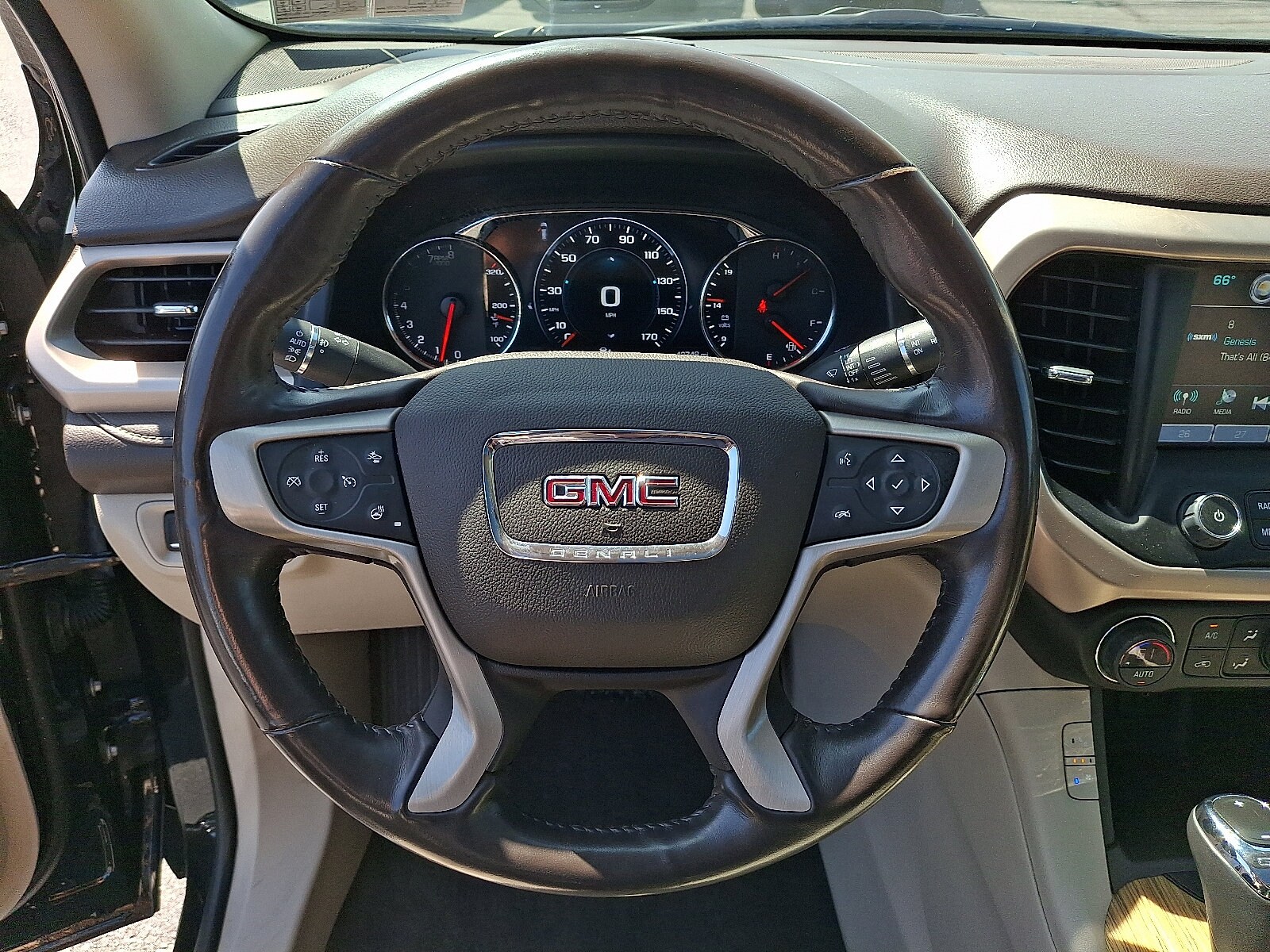 2018 GMC Acadia Denali - Photo 16