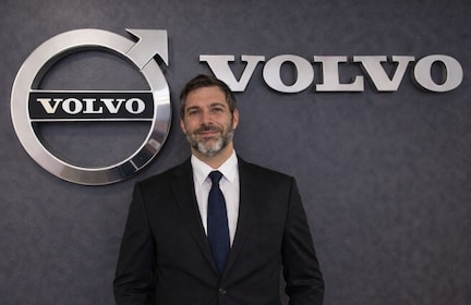 Staff member Seth Lopez from 9fbd20182cf8