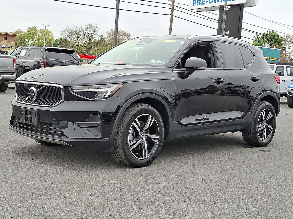 Certified 2023 Volvo XC40 B5 AWD Core SUV