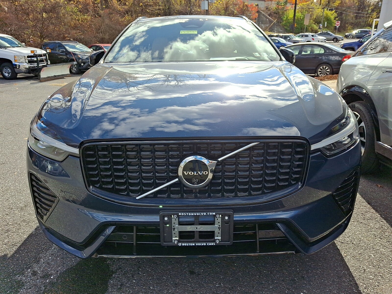 2024 Volvo XC60 B5 Ultimate photo 2