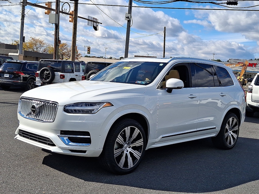 Certified 2025 Volvo XC90 plug-in hybrid T8 Ultra 7-Seater SUV