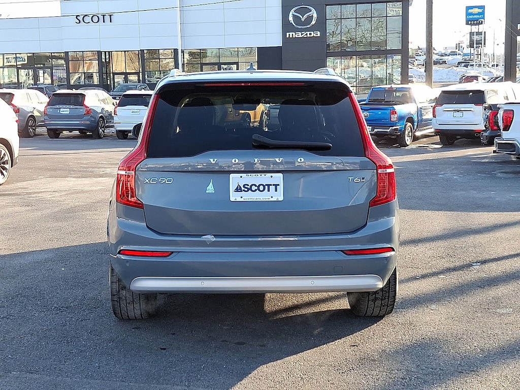 Certified 2022 Volvo XC90 T6 AWD Momentum 7 Seater SUV