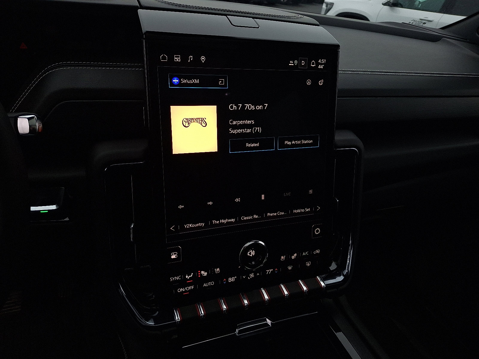 2025 GMC Yukon AT4 Ultimate - Photo 21