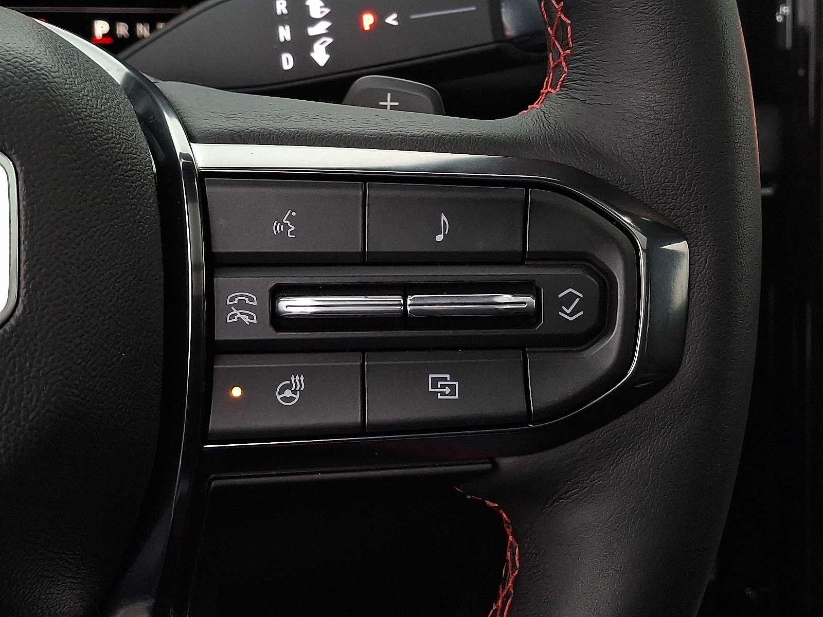 2025 GMC Yukon AT4 Ultimate - Photo 17