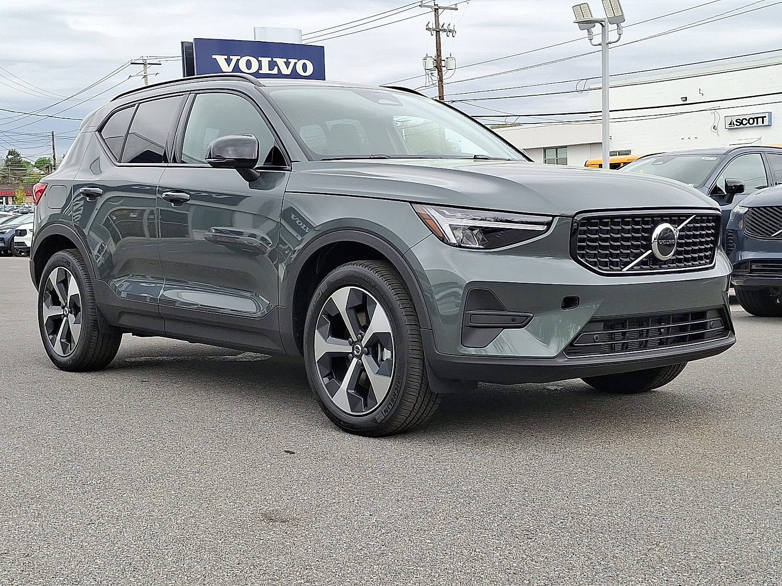 2026 Volvo XC40 B5 Core Dark AWD's photo