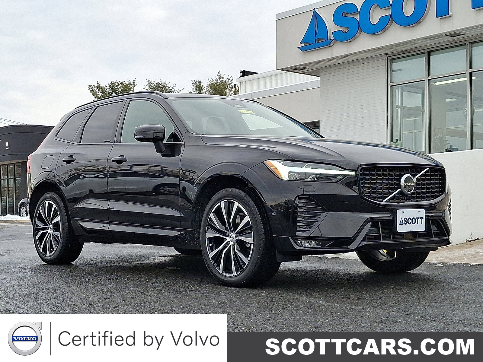 2025 Volvo XC60 Plus's photo