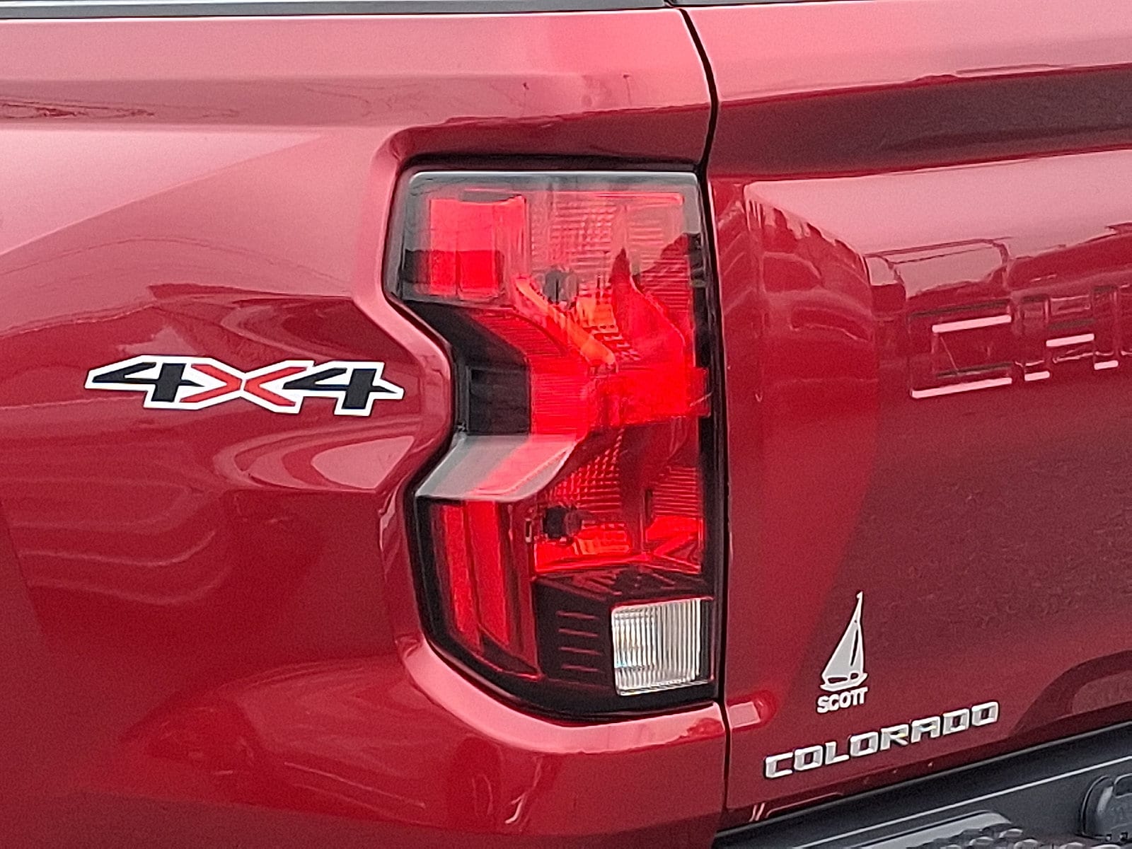 2023 Chevrolet Colorado LT - Photo 11