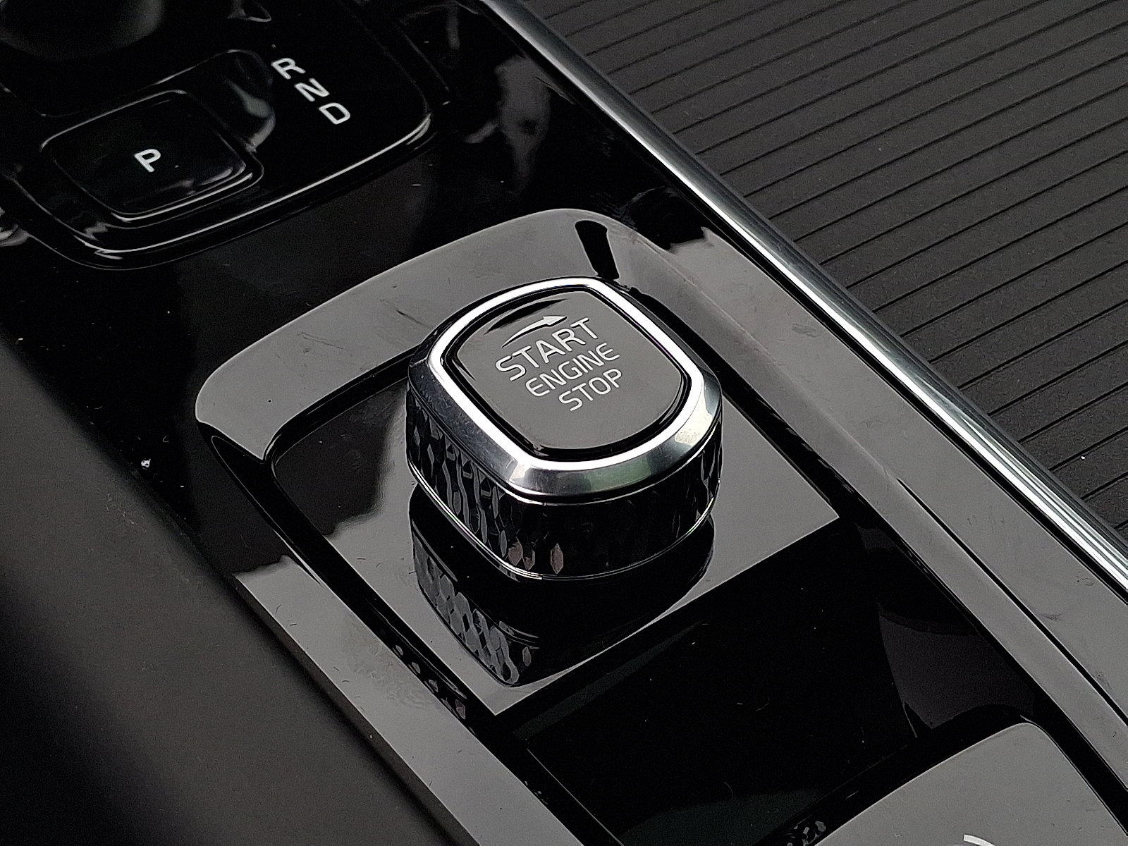 2026 Volvo XC60 Ultra - Photo 16