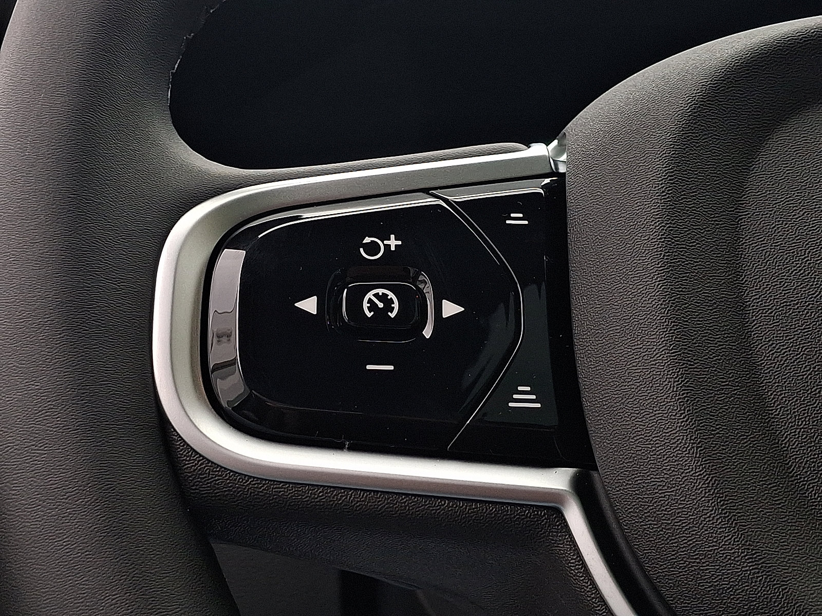 2026 Volvo XC60 Ultra - Photo 14
