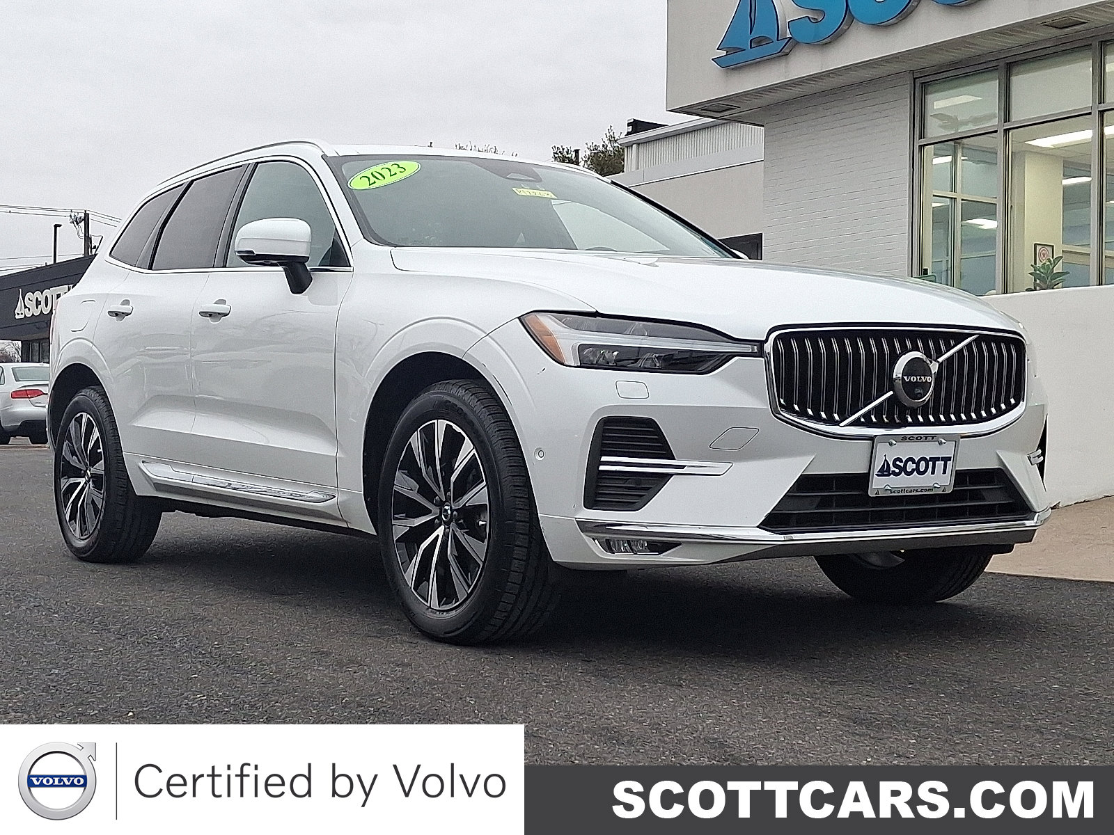 2023 Volvo XC60 Plus's photo