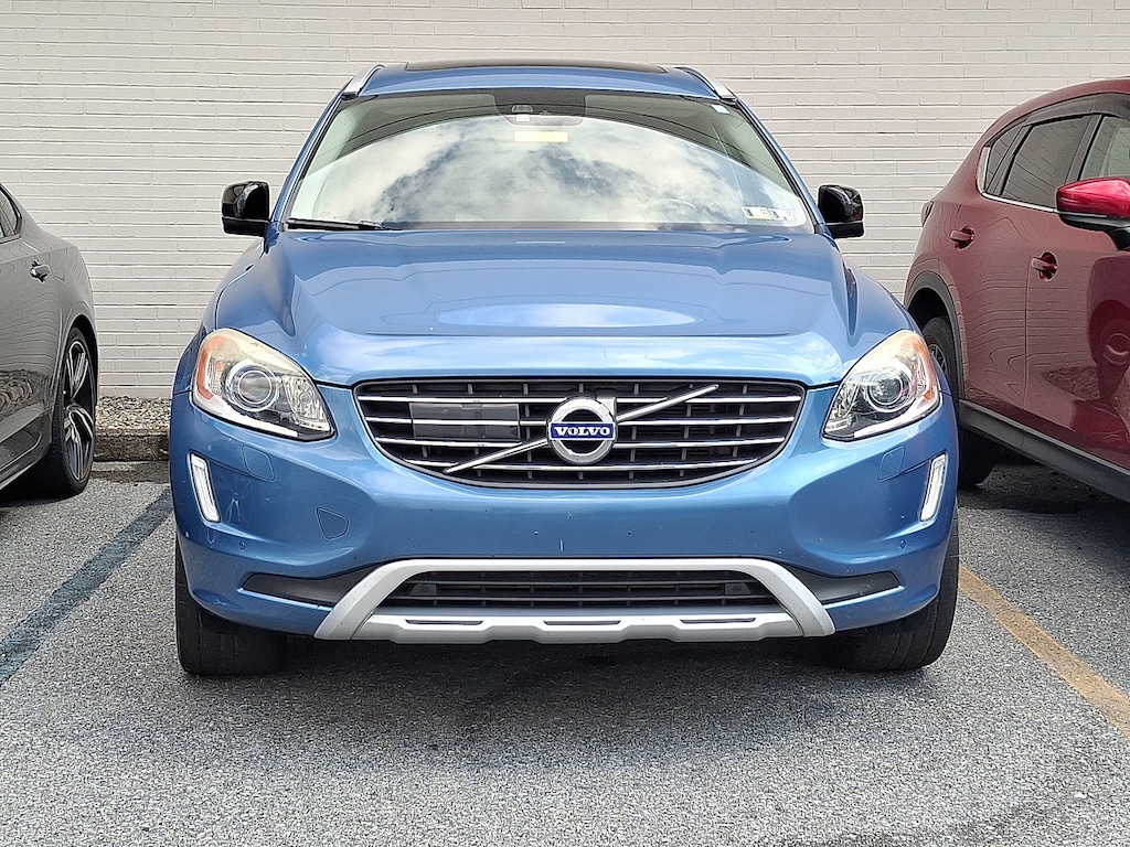 Used 2017 Volvo XC60 T6 AWD Dynamic SUV