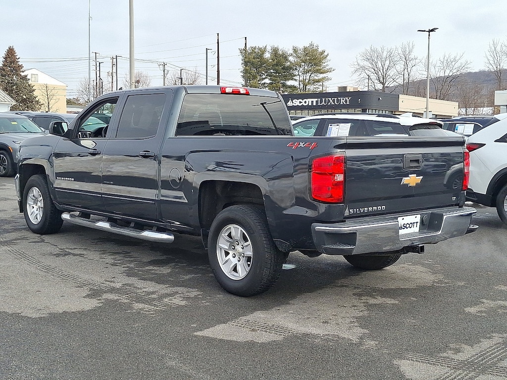 Used 2018 Chevrolet Silverado 1500 LT w/1LT Truck Crew Cab