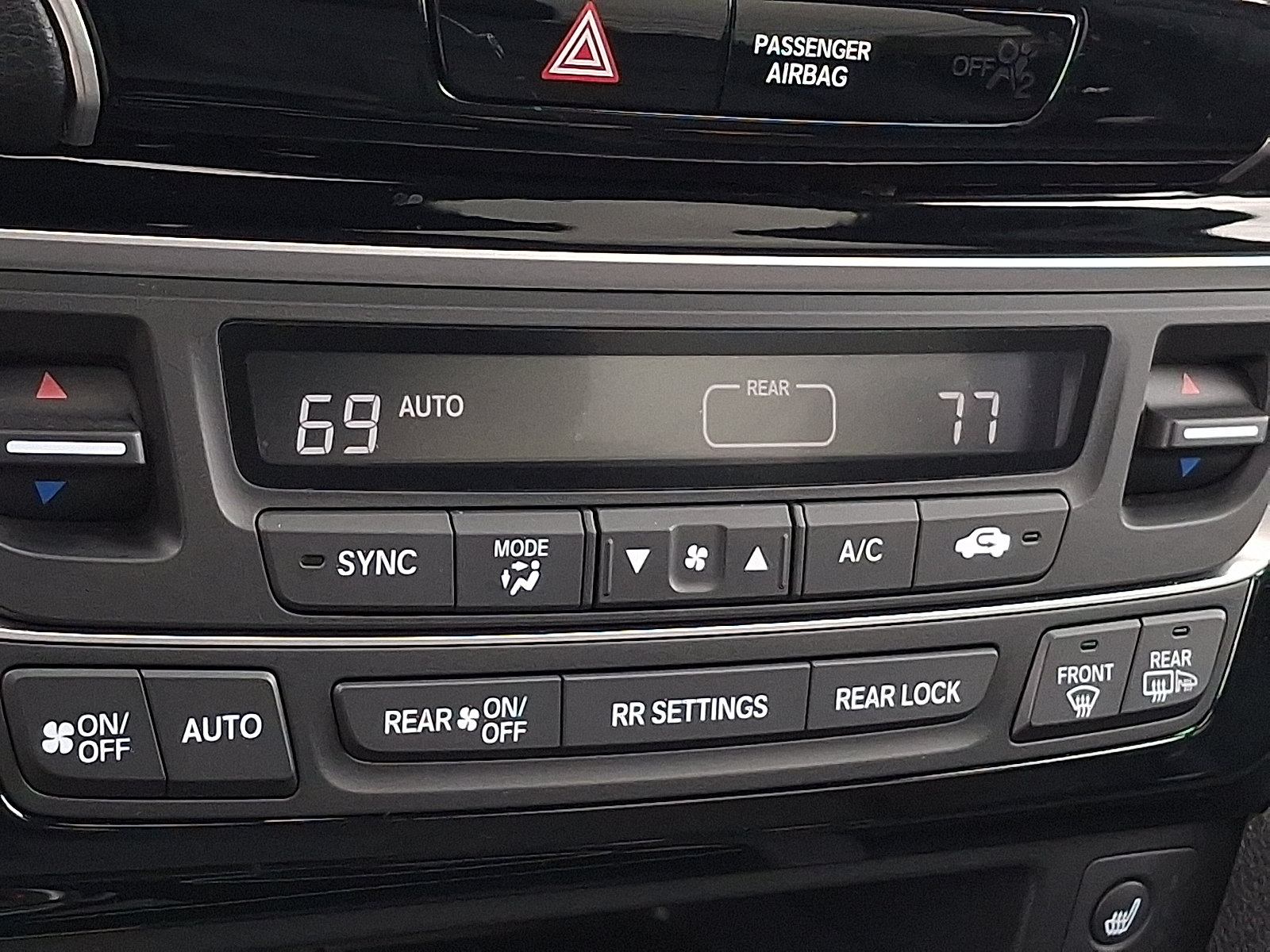 2025 Honda Passport Black Edition - Photo 23