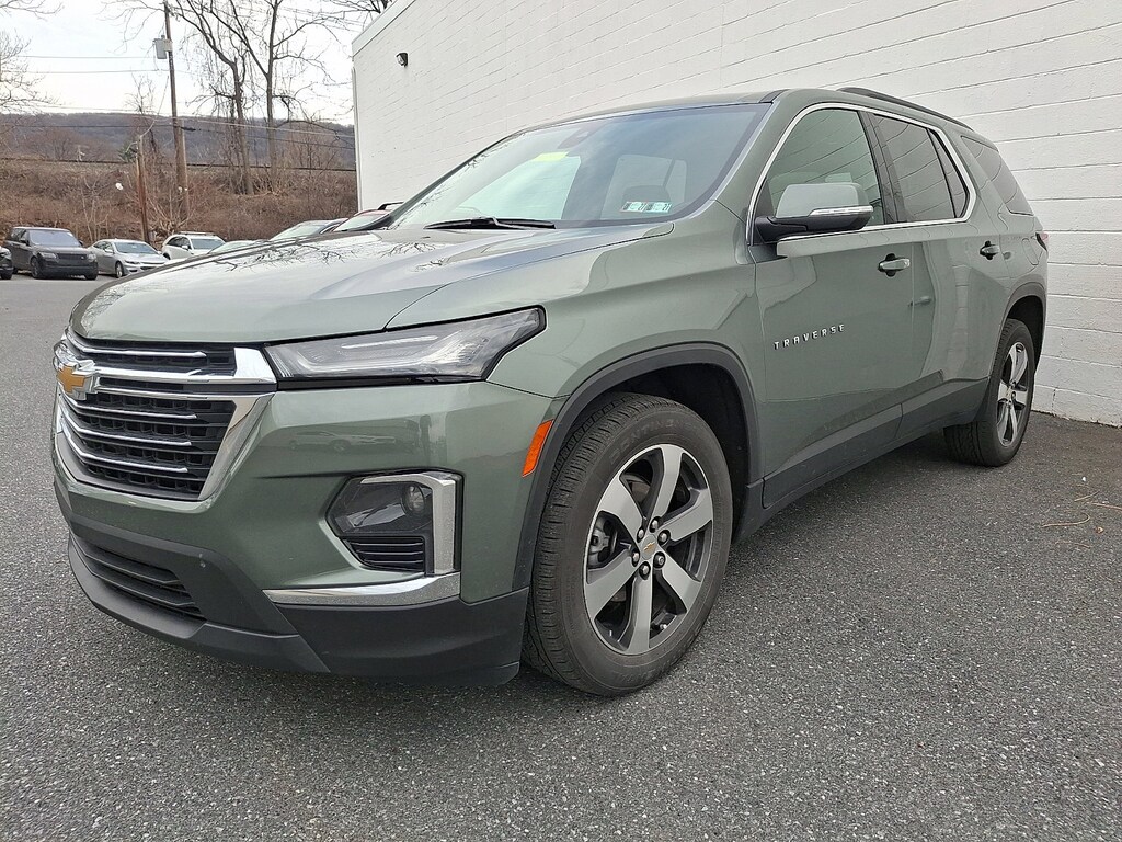 Used 2023 Chevrolet Traverse LT Leather SUV