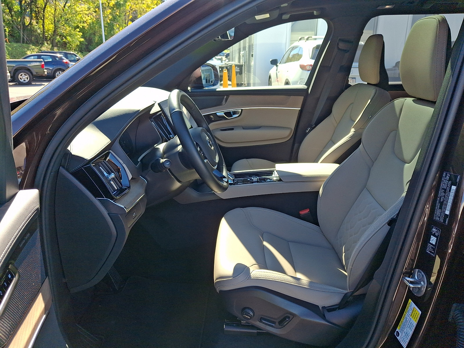 2026 Volvo XC90 Plus - Photo 9