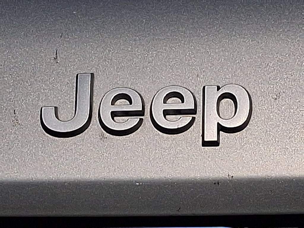 Used 2024 Jeep Grand Cherokee L Laredo SUV