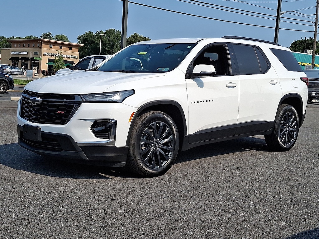 Used 2023 Chevrolet Traverse RS SUV