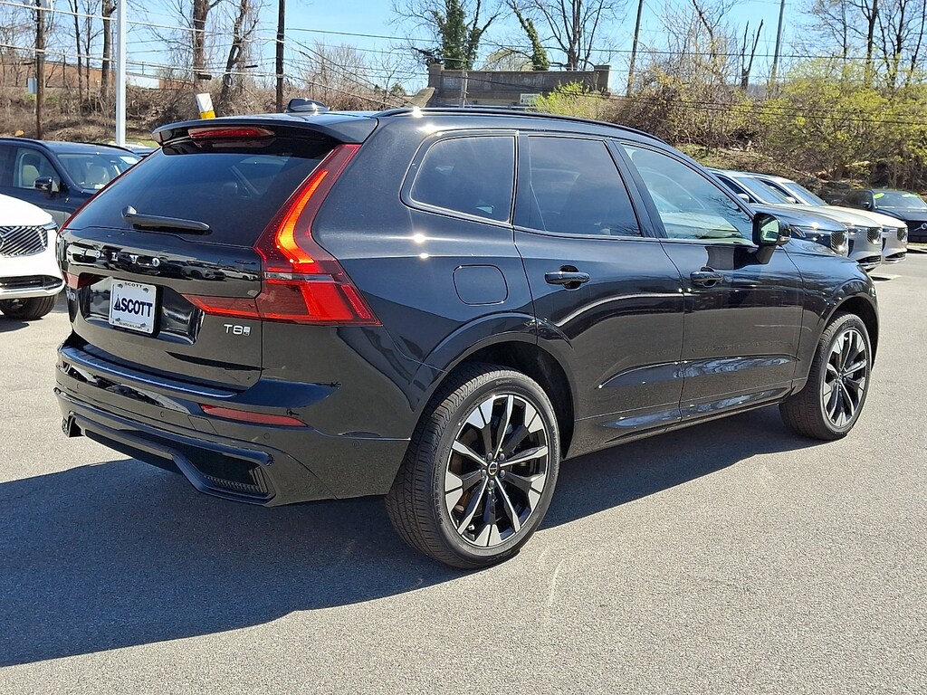 New 2026 Volvo XC60 plug-in hybrid T8 Plus SUV