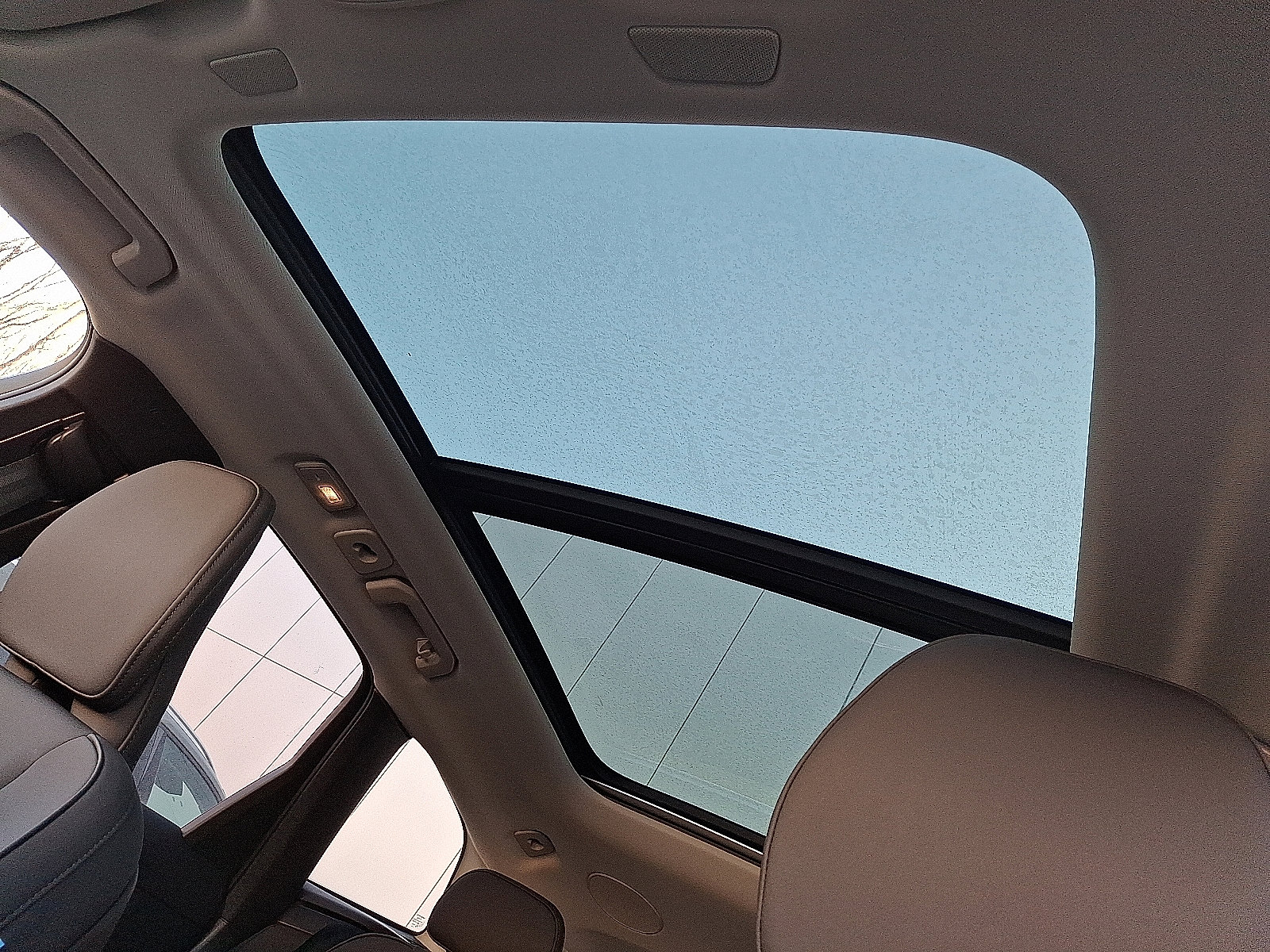 2026 Volvo XC60 Plus - Photo 12