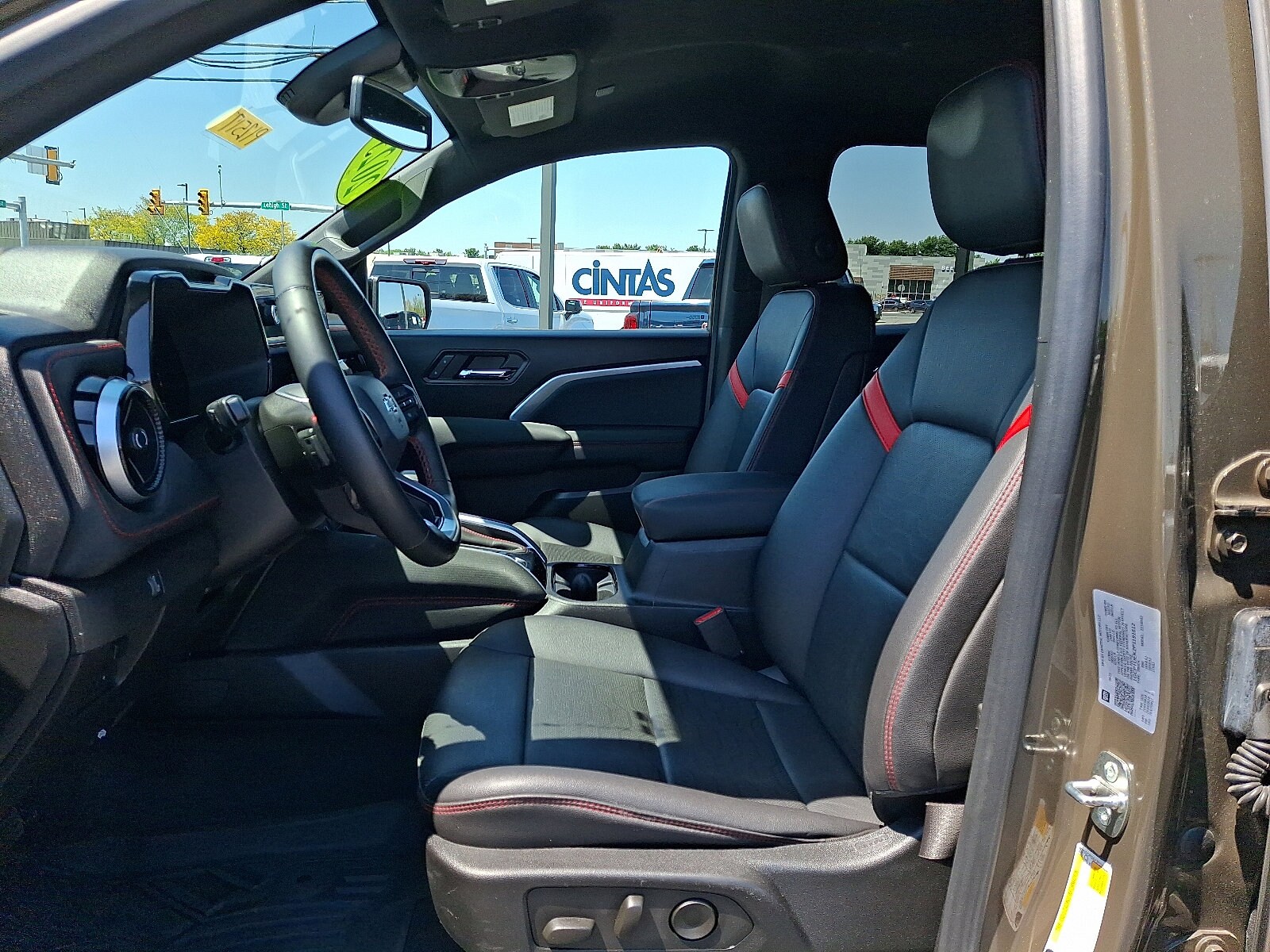 2023 Chevrolet Colorado Z71 - Photo 15