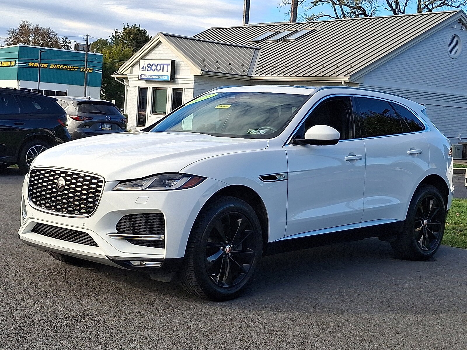 2023 Jaguar F-PACE P250 S photo 3