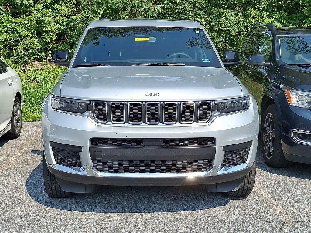 Used 2024 Jeep Grand Cherokee L Laredo SUV