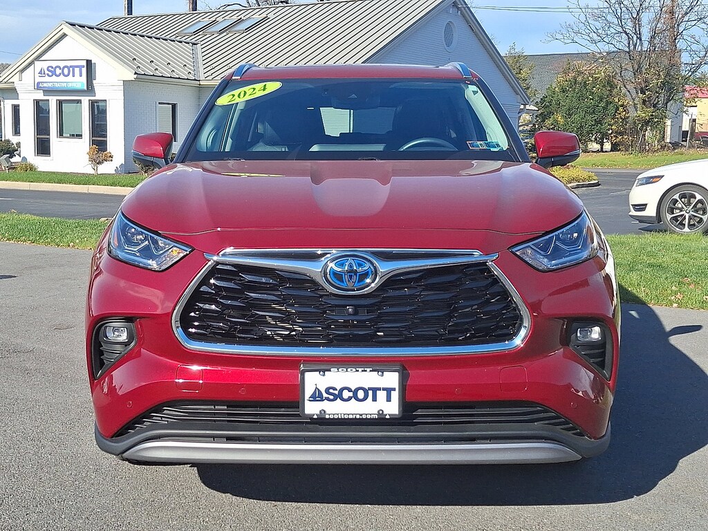 Used 2024 Toyota Highlander Hybrid Platinum SUV