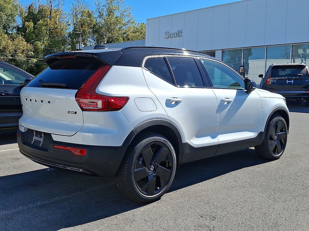 New 2026 Volvo XC40 B5 Ultra Black Edition SUV