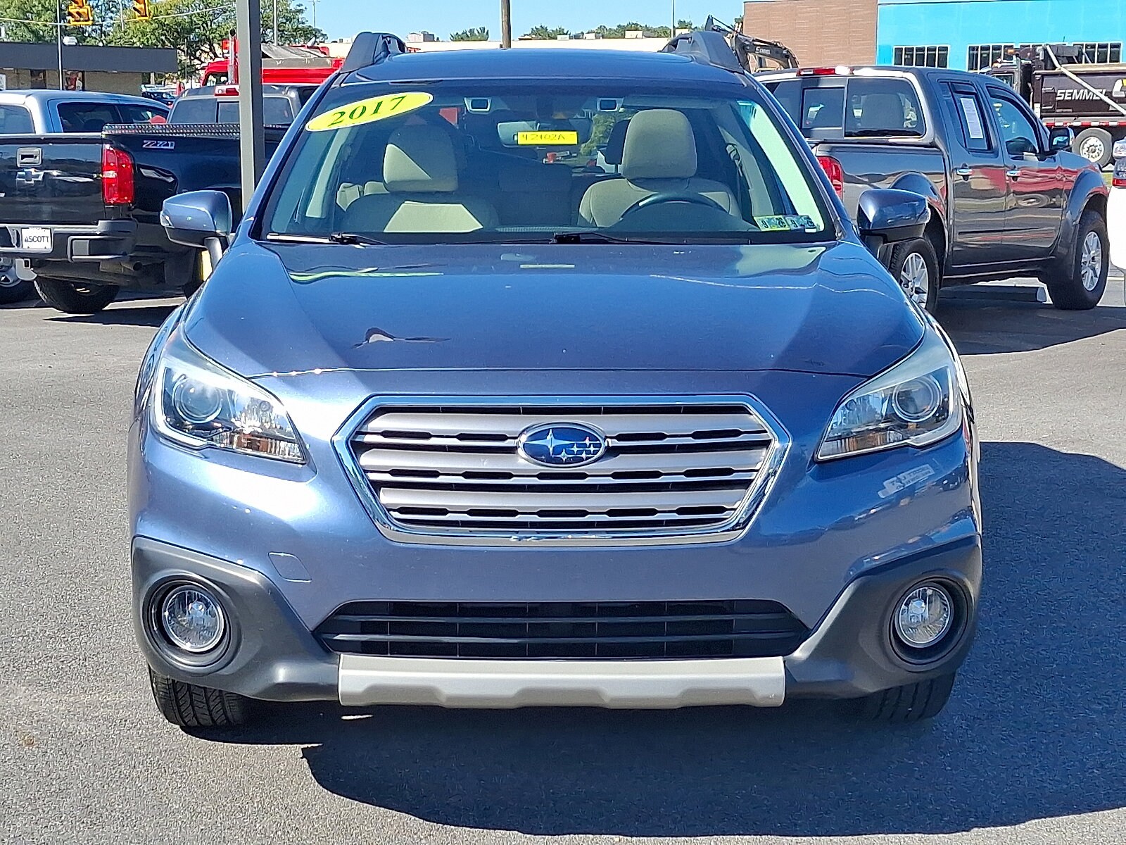2017 Subaru Outback 2.5i Limited photo 2