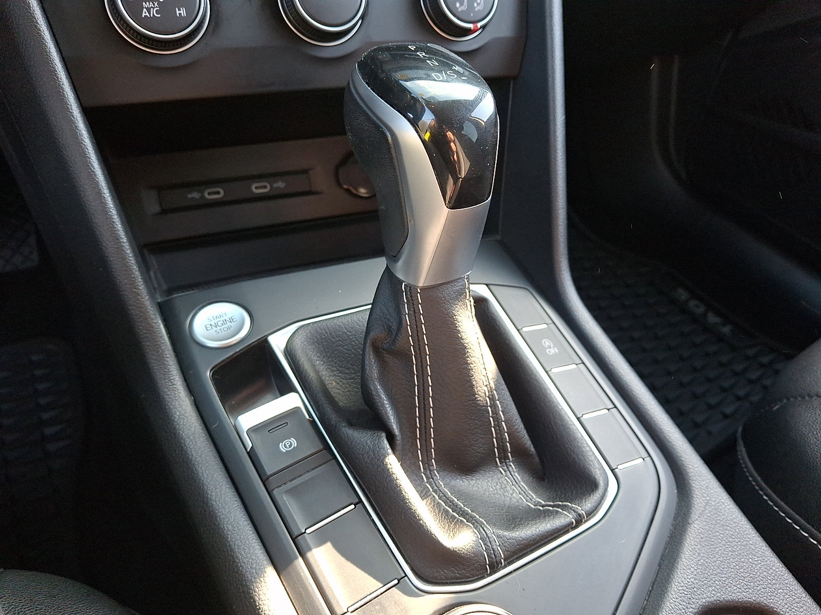 2022 Volkswagen Taos SE - Photo 14