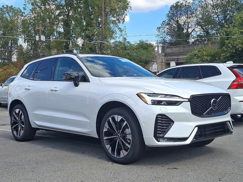 New 2026 Volvo XC60 B5 Plus SUV