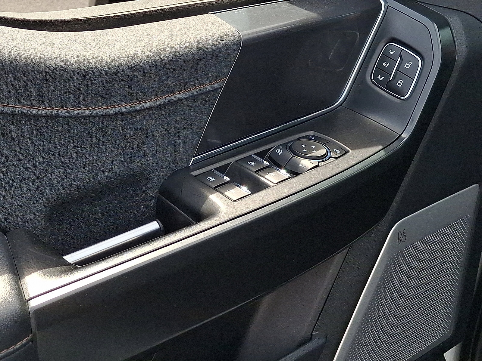 2023 Ford F-150 Raptor - Photo 12